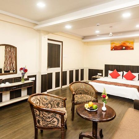 Hotel City Point Dadar Mumbai  Buitenkant foto