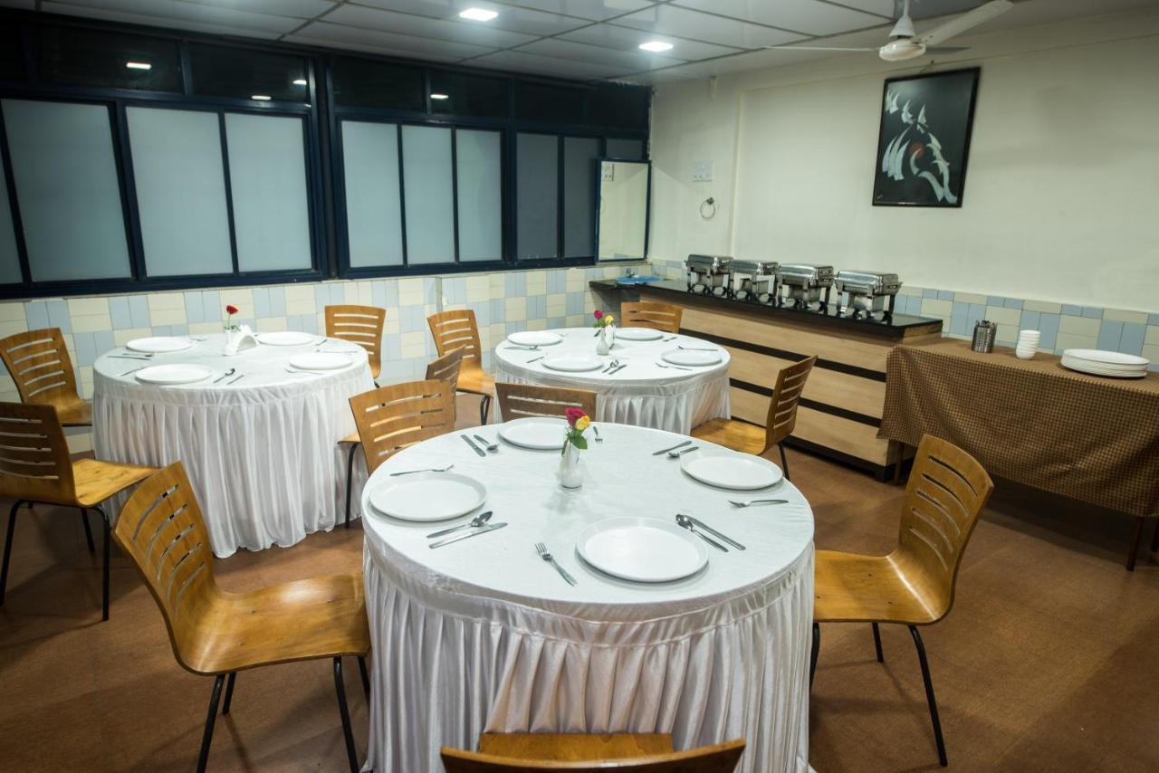 Hotel City Point Dadar Mumbai  Buitenkant foto