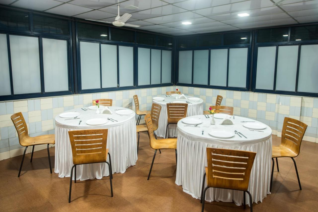 Hotel City Point Dadar Mumbai  Buitenkant foto