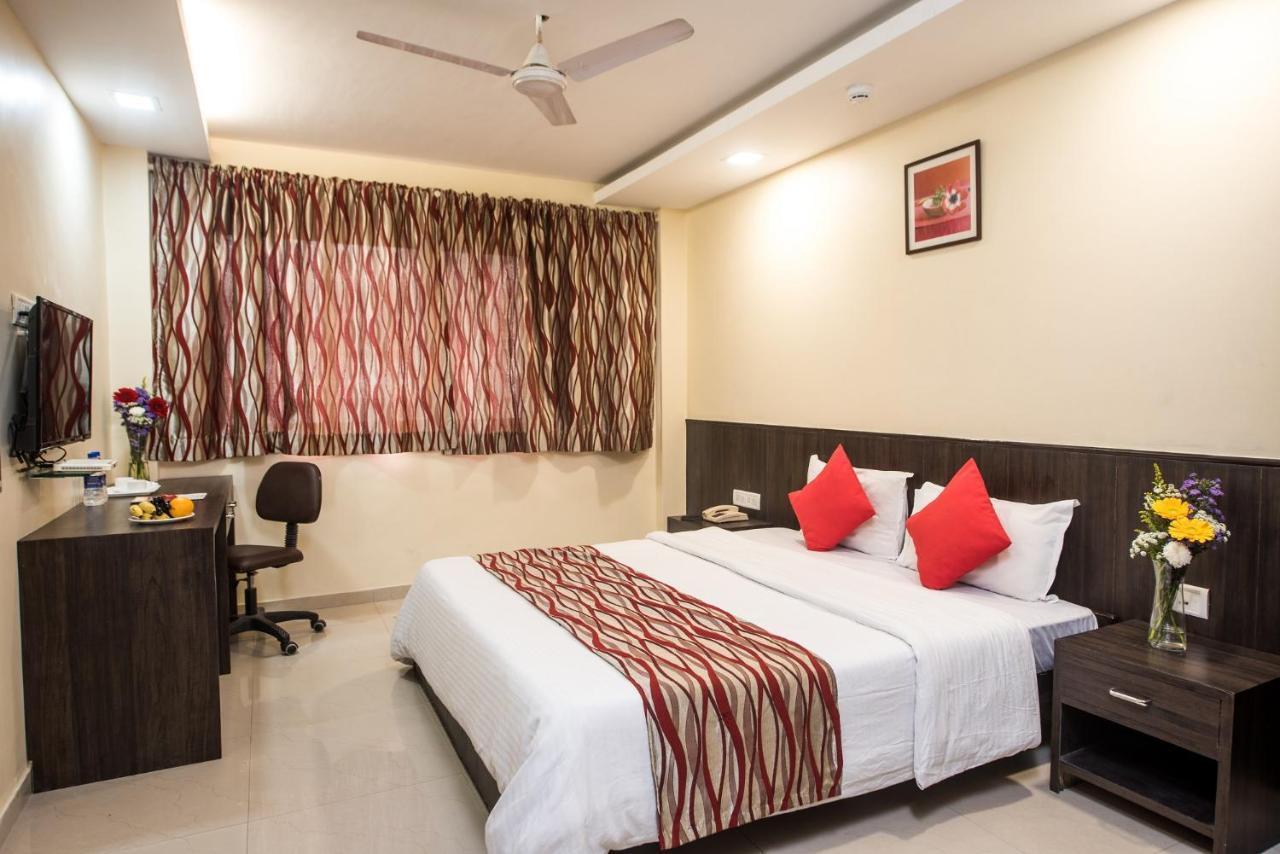Hotel City Point Dadar Mumbai  Buitenkant foto